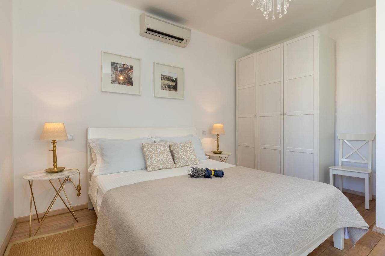 Apartament Ortenca *